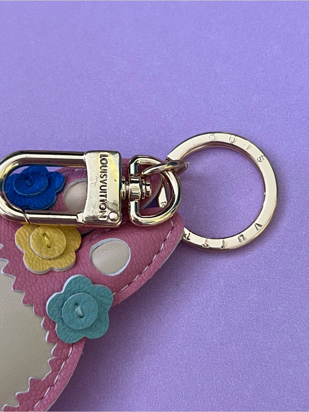Louis Vuitton Pink Bunny Bag Charm with Gold Hardware and Multicolor Flowers - Picture 3 of 4
